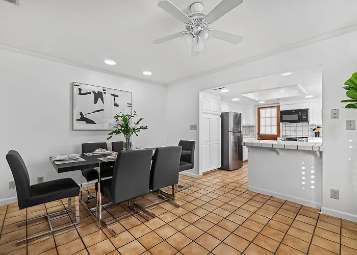 Charming Single-Story 3Brs 2Bth Home S-Sf